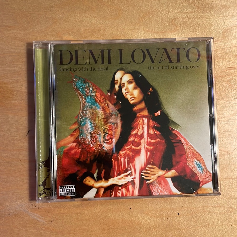 Demi Lovato dancing with the devil the art of starting over CD